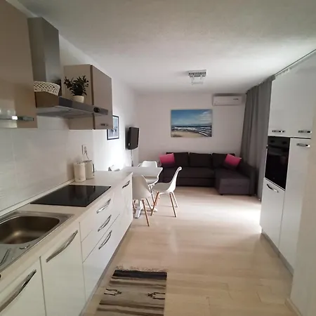 Olive Tree Zecevo Apartman Rogoznica