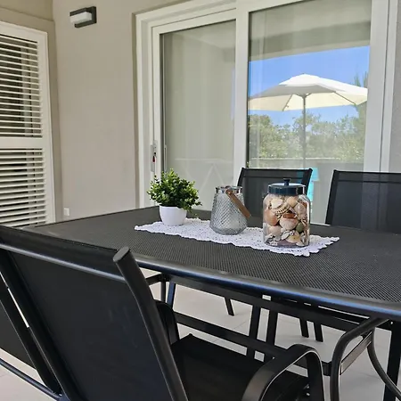 Apartment Olive Tree Zecevo